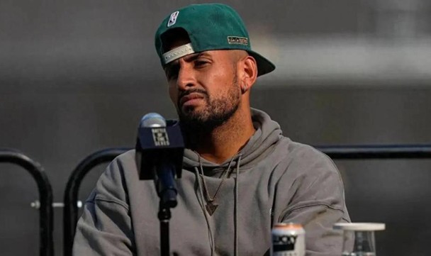 复出失败遭打击自嘲重重跌下神坛，克耶高斯称金钱成打球最大动力|澳洲|尼克克耶高斯|阿丽娜·萨巴伦卡|吴易昺|科瓦切维奇_新浪体育_新浪新闻